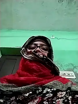 Snapshot of cuteangel9999 chatting on February 18, 1:10 am cuteangel9999 online show from February 18, 1:10 am