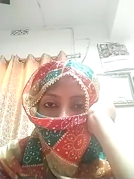 Snapshot of cuteangel9999 chatting on February 18, 6:48 am cuteangel9999 online show from February 18, 6:48 am