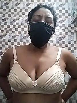 Snapshot of cuteangel9999 chatting on February 27, 7:44 am cuteangel9999 online show from February 27, 7:44 am