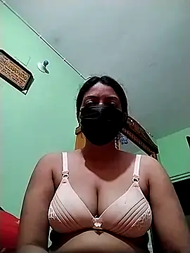 Snapshot of cuteangel9999 chatting on March 3, 4:36 am cuteangel9999 online show from March 3, 4:36 am