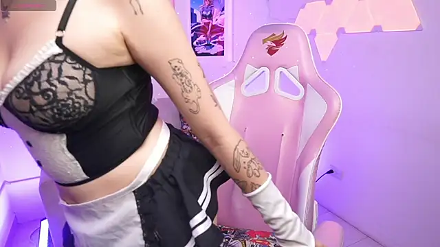 Snapshot of SaharaKramer chatting on February 20, 7:19 pm SaharaKramer online show from February 20, 7:19 pm