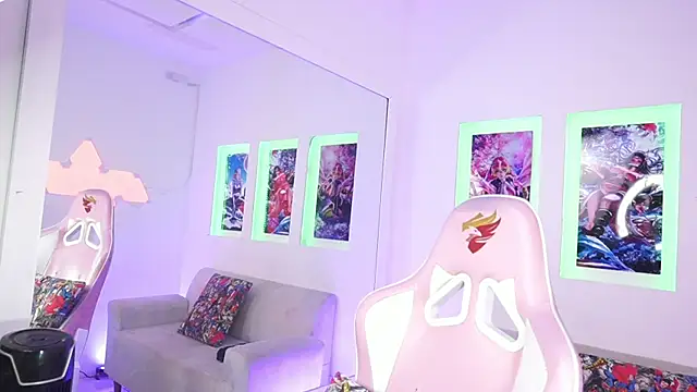 Snapshot of SaharaKramer chatting on March 10, 10:24 pm SaharaKramer online show from March 10, 10:24 pm