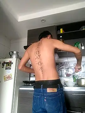 Snapshot of Andres_Sebas chatting on February 26, 9:05 pm Andres Sebas online show from February 26, 9:05 pm