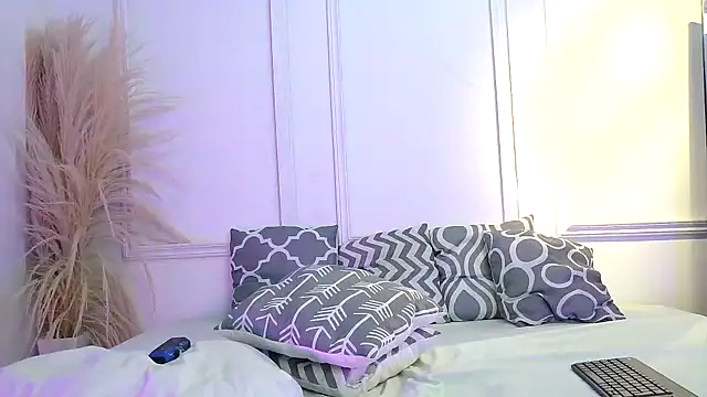 luna stanford online show from March 13, 2:16 am