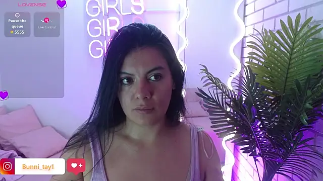 Coraline tay online show from October 19, 11:44 am