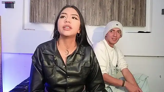 Snapshot of aron_and_paula chatting on October 14, 5:30 am aron and paula online show from October 14, 5:30 am