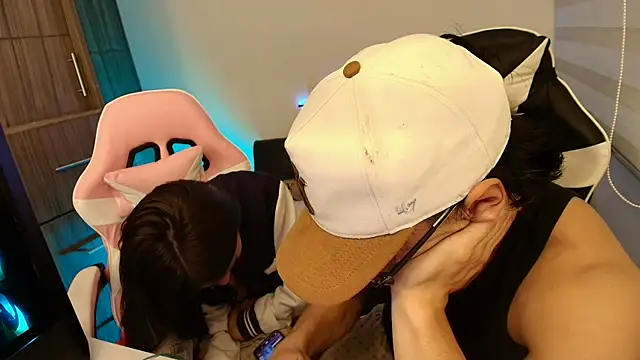 DesireLuxe online show from October 24, 6:10 am