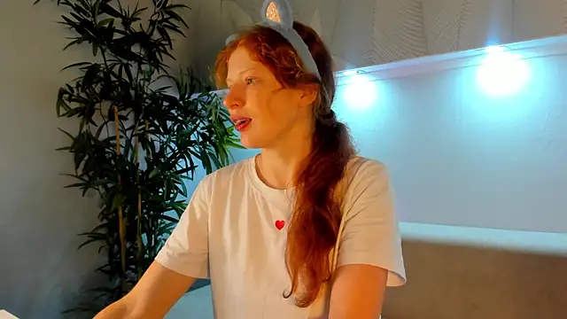 Sandra Wi1son online show from November 17, 1:33 am