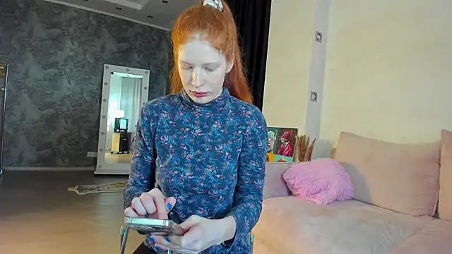 Sandra Wi1son online show from March 24, 1:32 am