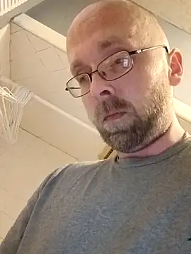 taterae online show from April 8, 11:10 am