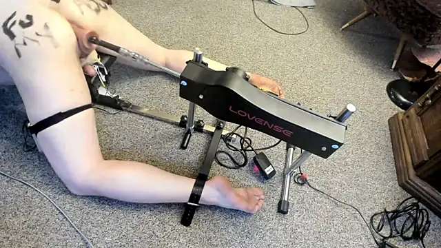 Snapshot of YourToy199 chatting on October 18, 10:10 pm YourToy199 online show from October 18, 10:10 pm