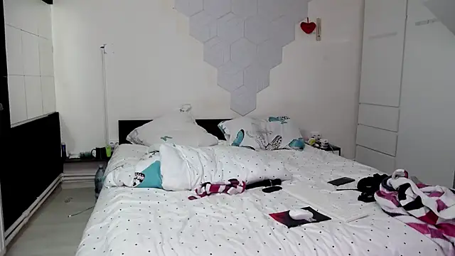 Snapshot of SophieRay92 chatting on March 22, 6:25 pm SophieRay92 online show from March 22, 6:25 pm