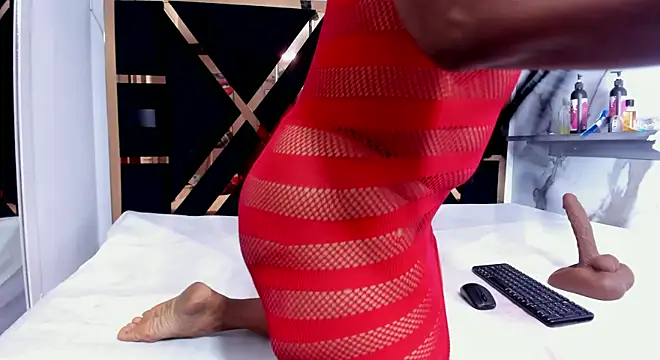 zara smitt online show from November 29, 11:35 am