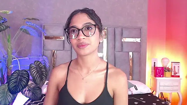 Tyla Ks online show from November 14, 7:34 pm