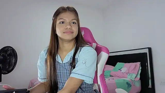 Snapshot of sophia_ramirez12 chatting on April 21, 2:51 am sophia ramirez12 online show from April 21, 2:51 am