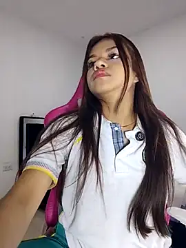 Snapshot of sophia_ramirez12 chatting on May 20, 9:32 pm sophia ramirez12 online show from May 20, 9:32 pm