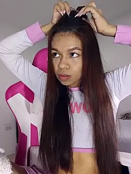 Snapshot of sophia_ramirez12 chatting on May 21, 9:33 pm sophia ramirez12 online show from May 21, 9:33 pm