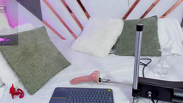 Snapshot of cutie_sarax1 chatting on September 24, 7:39 pm cutie sarax1 online show from September 24, 7:39 pm