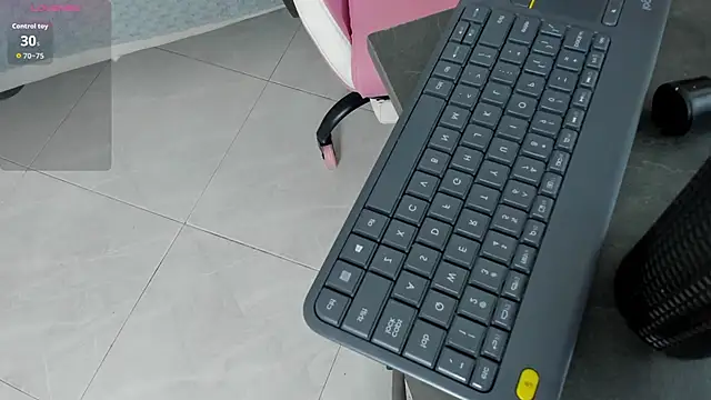 Snapshot of cutie_sarax1 chatting on October 30, 12:06 pm cutie sarax1 online show from October 30, 12:06 pm