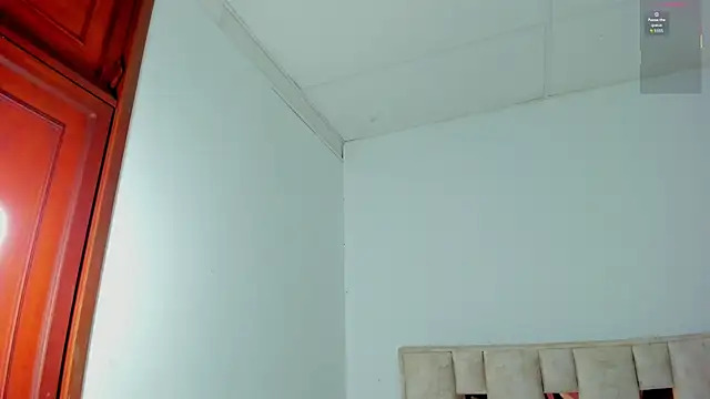 Snapshot of cutie_sarax1 chatting on November 16, 11:49 am cutie sarax1 online show from November 16, 11:49 am