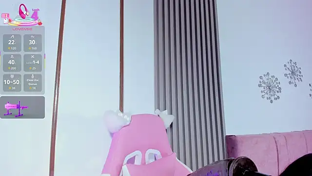 Snapshot of cutie_sarax1 chatting on November 22, 1:43 pm cutie sarax1 online show from November 22, 1:43 pm