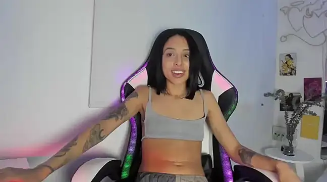 Snapshot of agaataa_ chatting on March 8, 1:50 am agaataa online show from March 8, 1:50 am