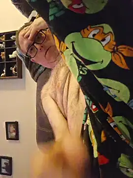 Snapshot of Smallone327 chatting on February 22, 6:57 am Smallone327 online show from February 22, 6:57 am