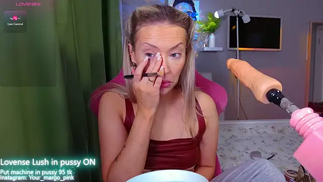 Snapshot of Margony chatting on November 25, 3:39 am Margony online show from November 25, 3:39 am