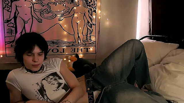 Snapshot of timi-moon chatting on March 16, 1:06 pm timi-moon online show from March 16, 1:06 pm