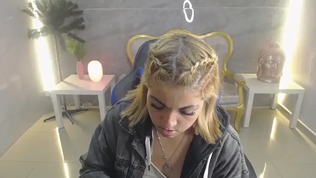 lili conor s online show from March 13, 8:32 pm