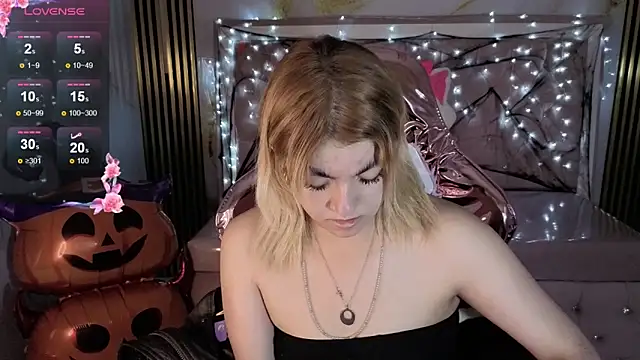 lili conor s online show from October 17, 4:26 am