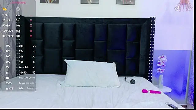 Snapshot of innocenthazel chatting on September 15, 12:54 am innocenthazel online show from September 15, 12:54 am