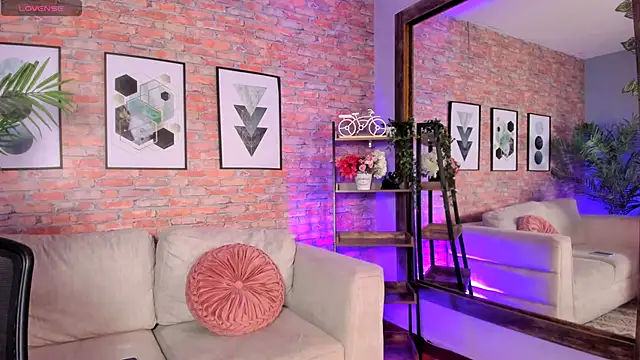 Lucia Brown  online show from October 6, 5:21 pm