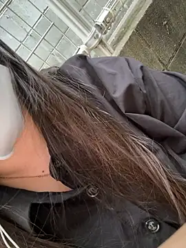 Snapshot of mai_honey chatting on October 8, 8:23 am mai honey online show from October 8, 8:23 am