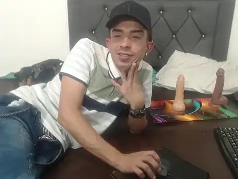 Snapshot of jhonny_k chatting on January 12, 11:48 am jhonny k online show from January 12, 11:48 am