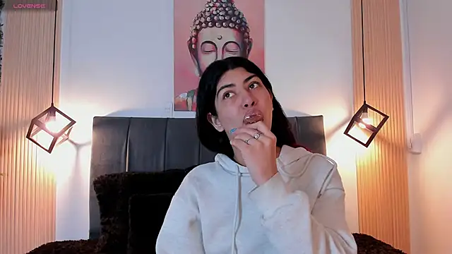 Cassie bloom online show from November 9, 8:07 pm