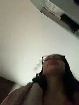 Mia Splash online show from February 8, 10:29 am