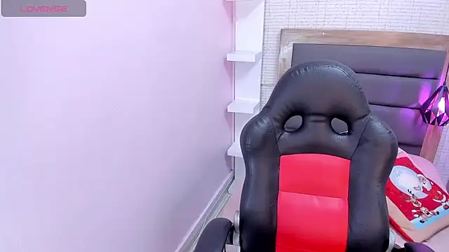 MEGANZARICK online show from December 19, 3:02 am