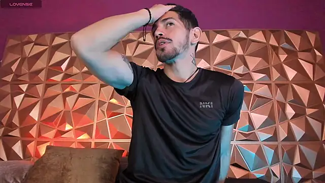 AlejandroStormm online show from December 19, 6:04 pm