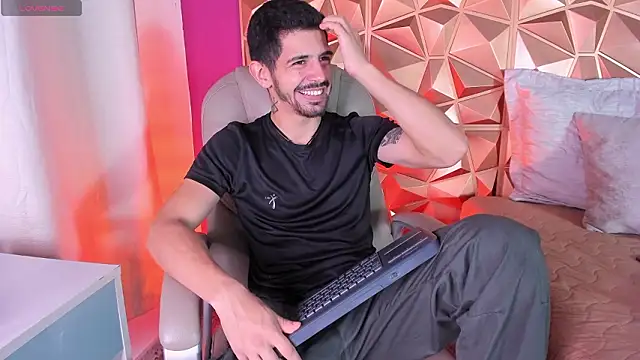 AlejandroStormm online show from March 22, 5:00 am