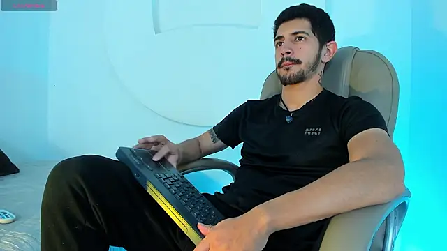 AlejandroStormm online show from March 27, 4:07 am