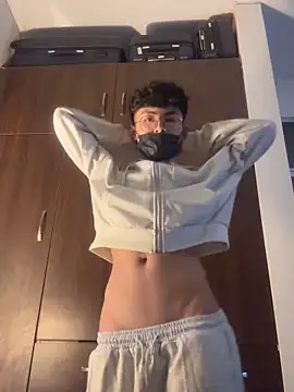 Snapshot of twinkperu18 chatting on November 3, 12:13 am twinkperu18 online show from November 3, 12:13 am