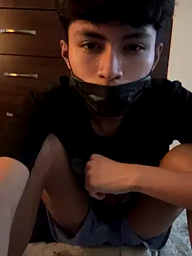 Snapshot of twinkperu18 chatting on December 2, 6:58 pm twinkperu18 online show from December 2, 6:58 pm