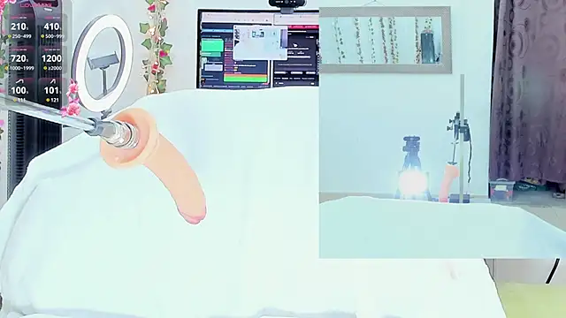 Genesis Love   online show from March 14, 1:02 pm