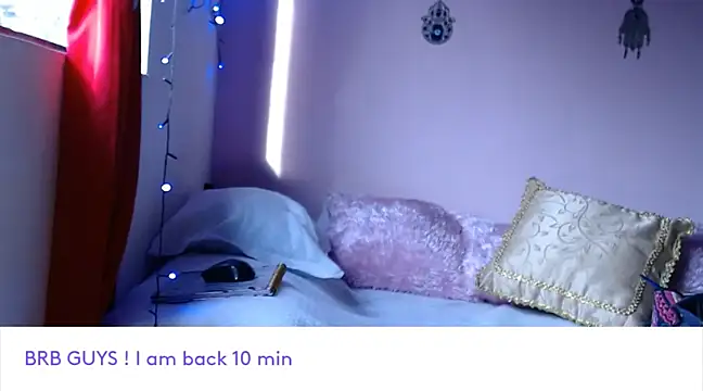 Maddy Jhonsson online show from February 28, 12:09 pm