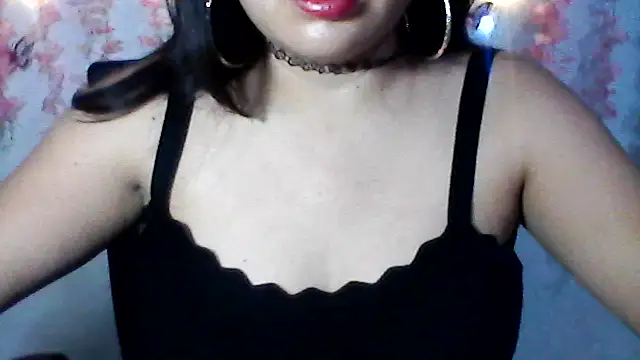 Snapshot of shashel5 chatting on December 1, 5:12 am shashel5 online show from December 1, 5:12 am