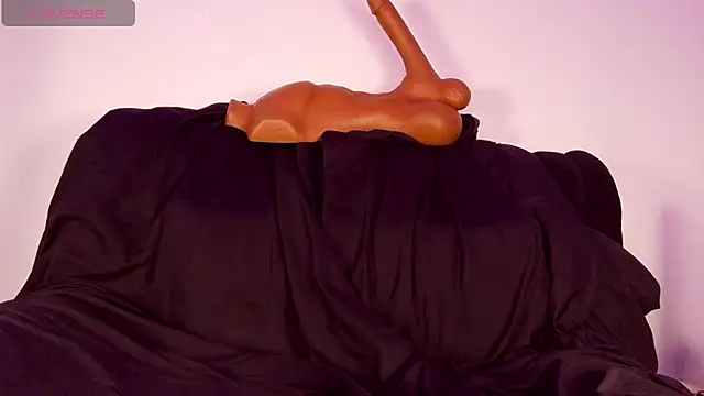 Snapshot of MsBootyBoop chatting on December 21, 7:37 am MsBootyBoop online show from December 21, 7:37 am