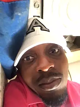 Snapshot of justyou2025 chatting on March 17, 9:12 am justyou2025 online show from March 17, 9:12 am