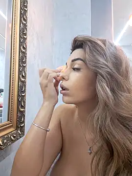 Bella Posh online show from November 23, 9:20 am