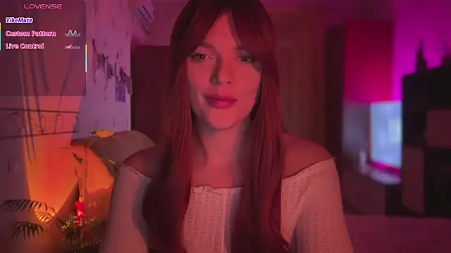 CherryRed Girl online show from April 16, 9:15 pm